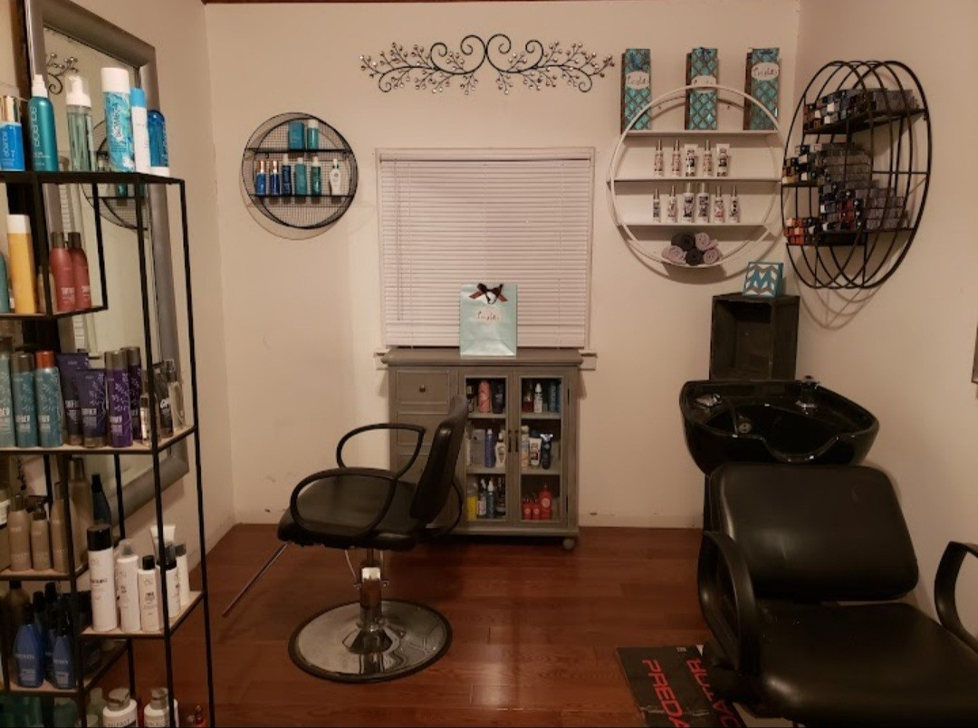 Tanglez Hair Studio in Arcadia, IN