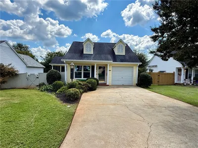 Marjorie Yaksich, Realtor®️ in Clemson, SC (6)