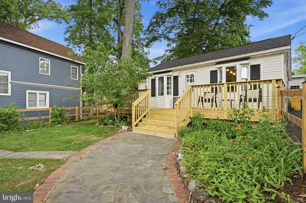 The Jen Holden Group of Compass Annapolis Realtors in Annapolis, MD (2)
