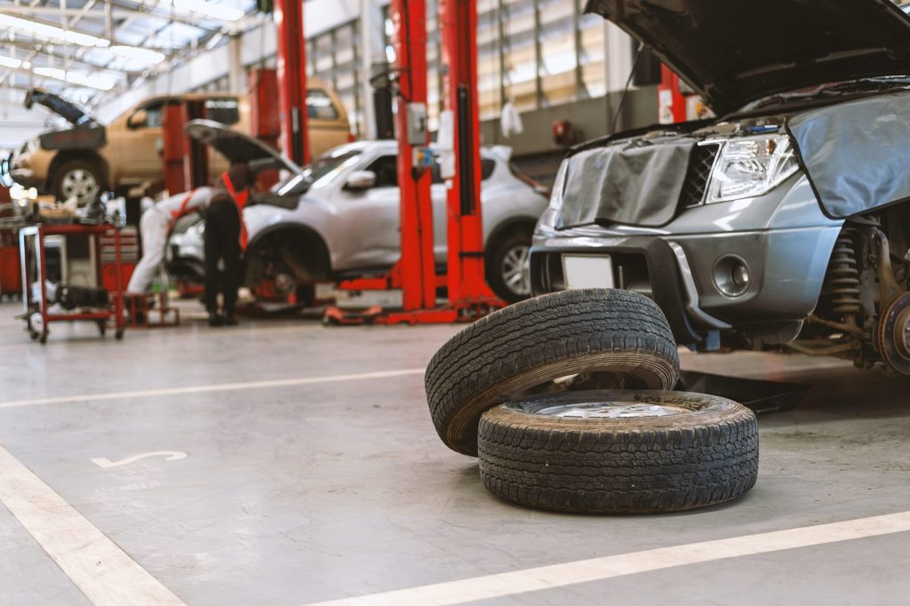 Pinnacle Automotive in Woodridge, IL (6)