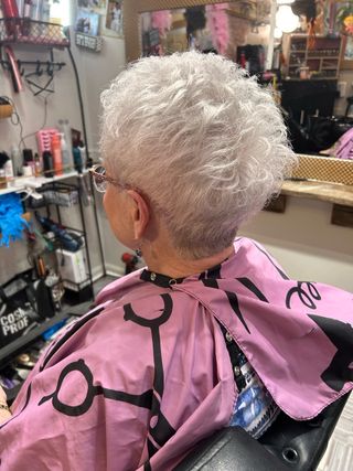 Avon Beauty Salon in Avon, IN (5)