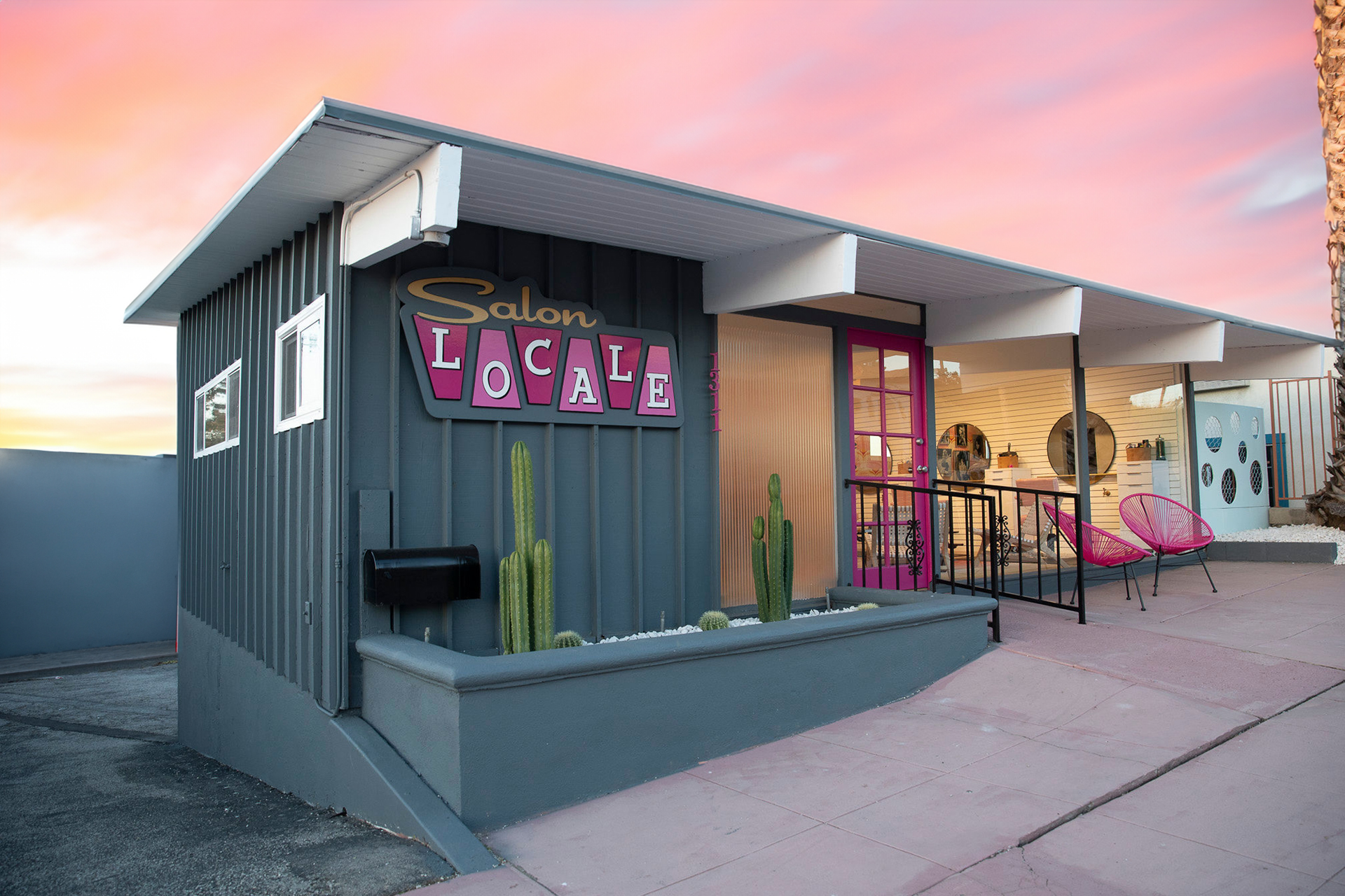 Salon Locale in San Clemente, CA (2)