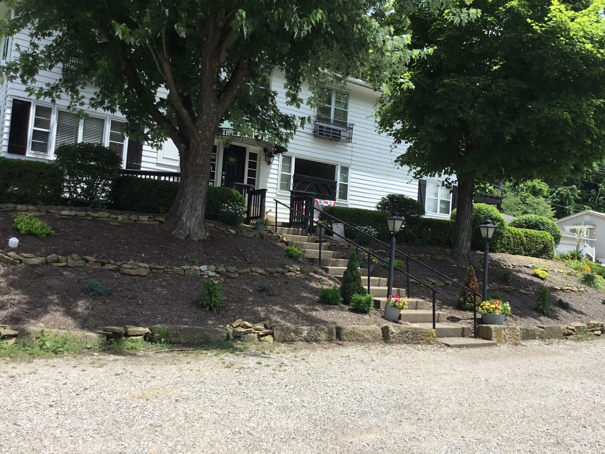 Three Sisters Sunset Inn in McConnelsville, OH