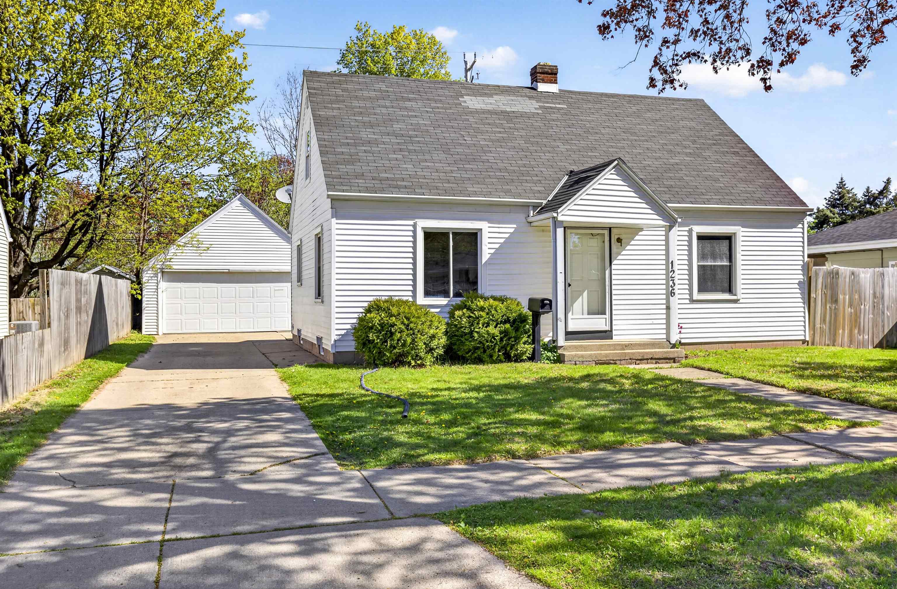 Kelly Davies Homes Team in Kimberly, WI (2)