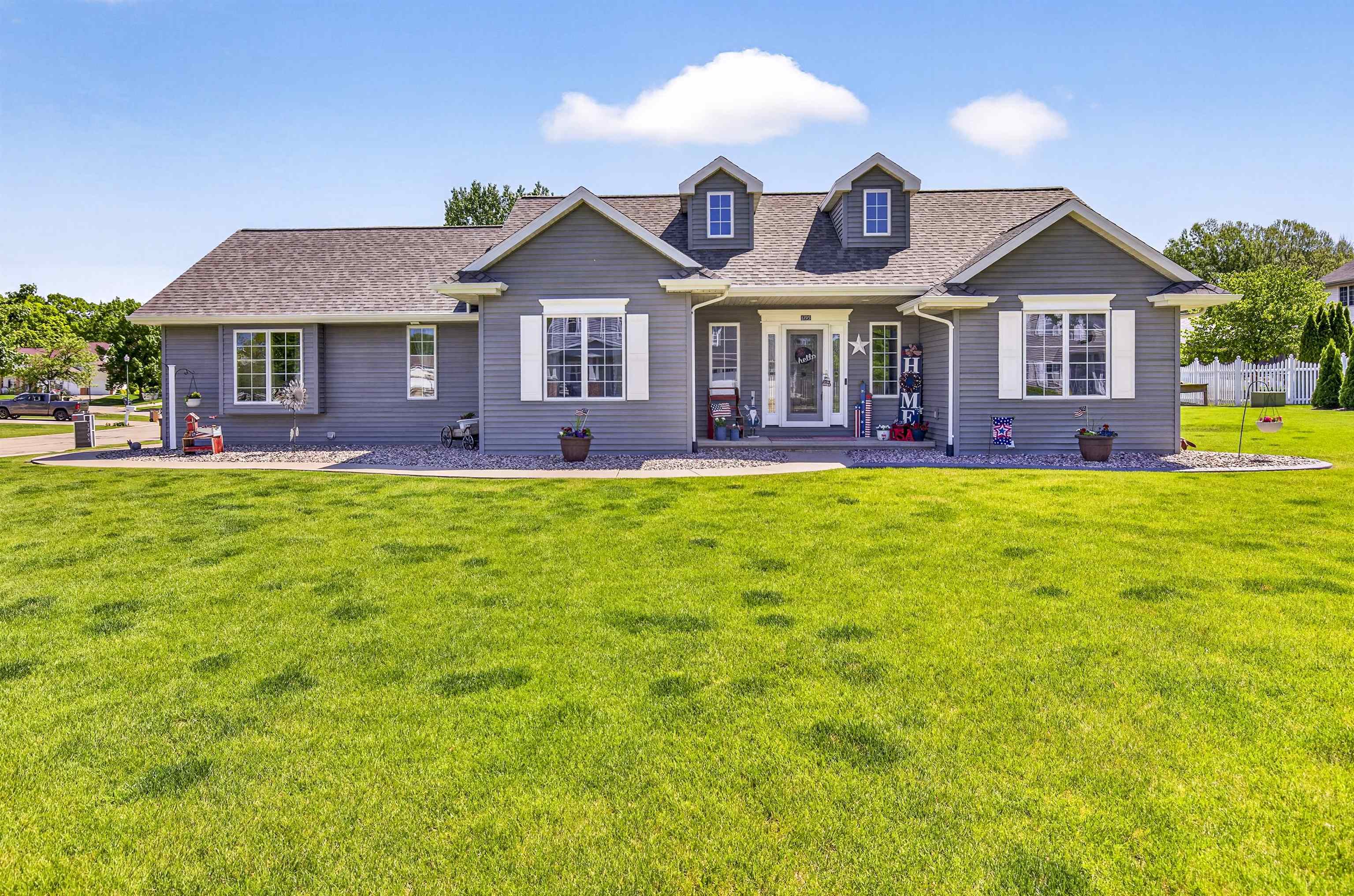 Kelly Davies Homes Team in Kimberly, WI (3)