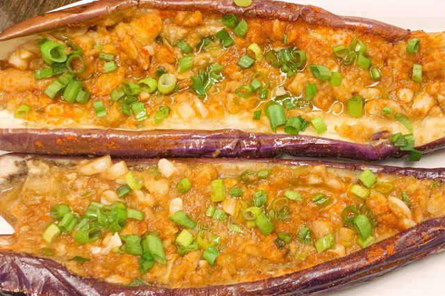 Meet Revolving Hotpot & Cajun Seafood in Carlstadt, NJ