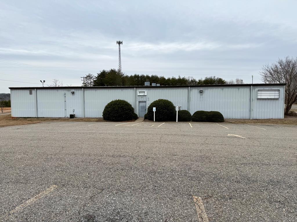 Wilkins & Co Realtors, County Office in Chatham, VA (6)