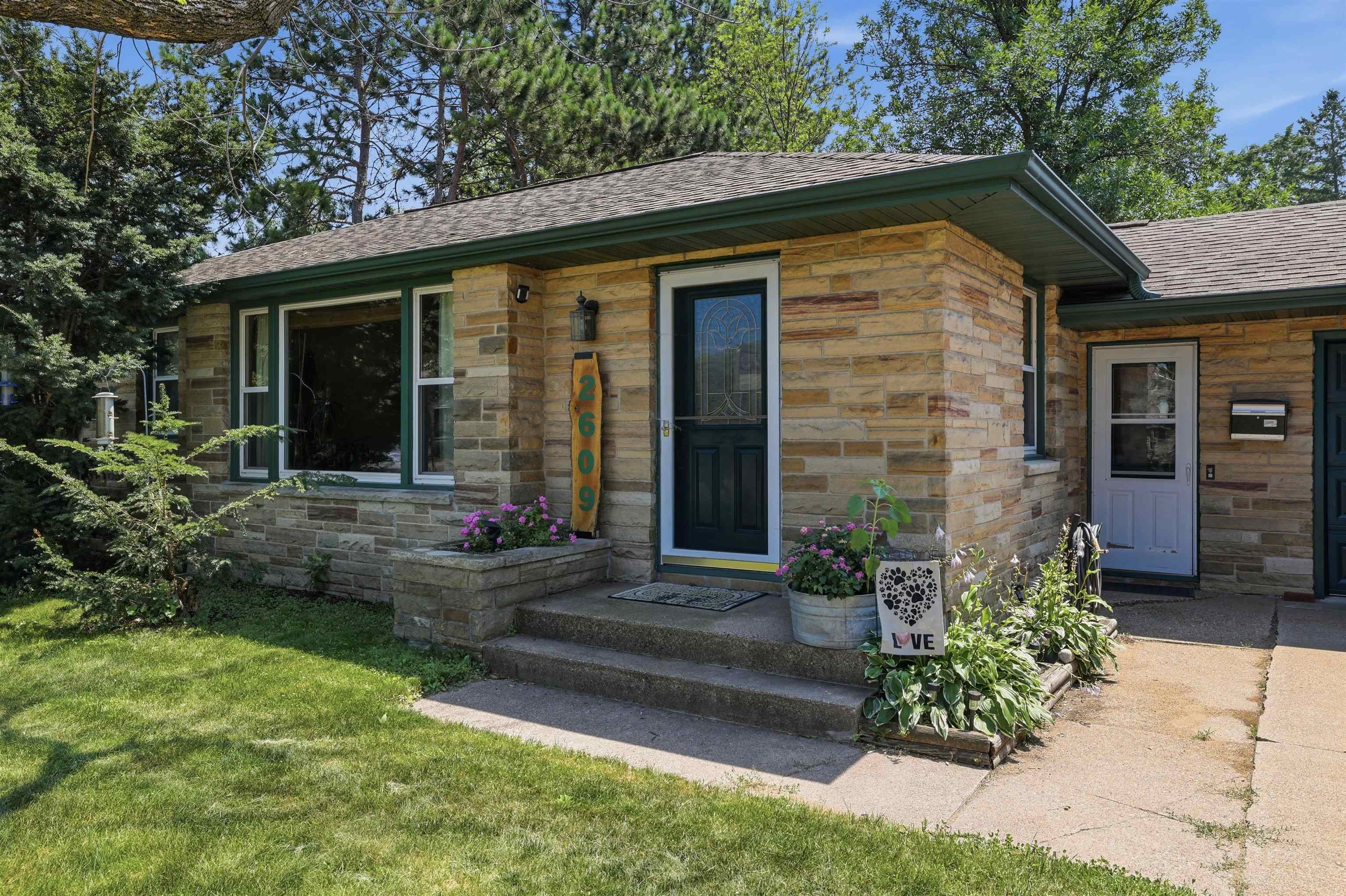 AMY LESNIAK- Realtor, The Legacy Group in Plover, WI (5)