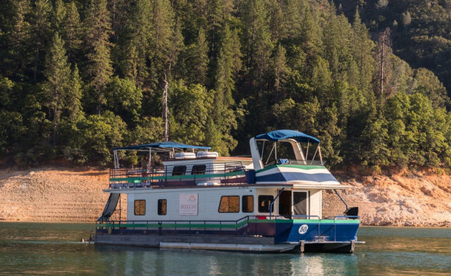 Huff's at Bridge Bay in Redding, CA (2)