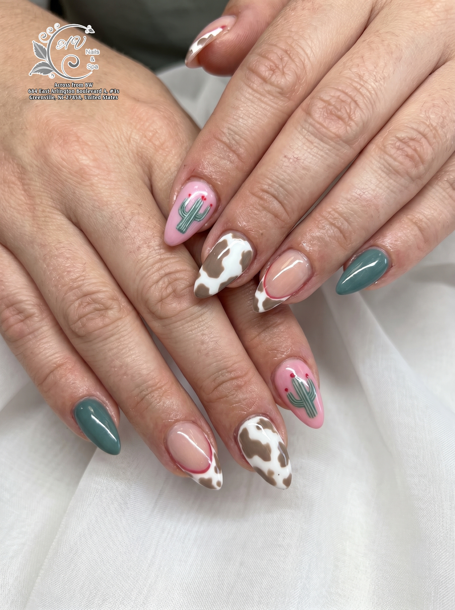 AV Nail Spa in Greenville, NC