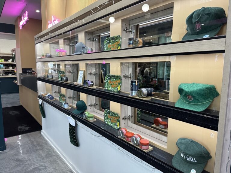 Ivy Hall Dispensary - Glendale Heights in Glendale Heights, IL (6)