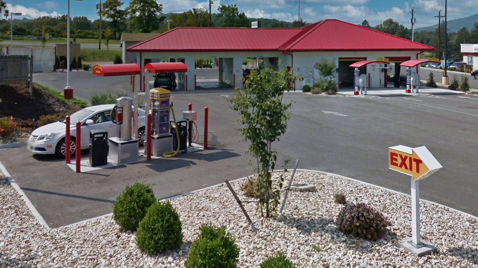 PRECISION CAR WASH in Pearisburg, VA (3)