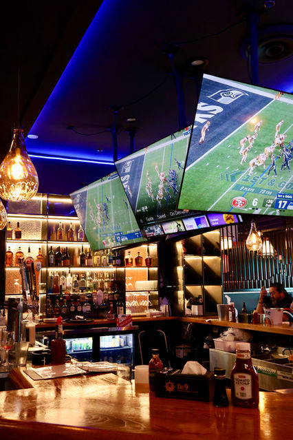 Pier 9 Seafood and Bar in Bolingbrook, IL