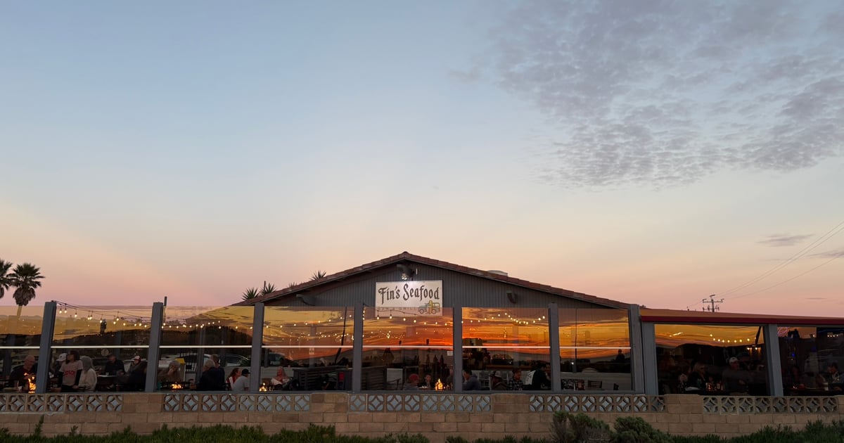 Fin's Bar & Grill in Grover Beach, CA (2)