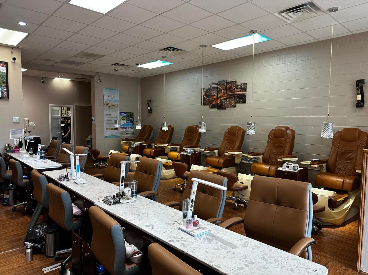 Heaven Nail & Spa in De Pere, WI