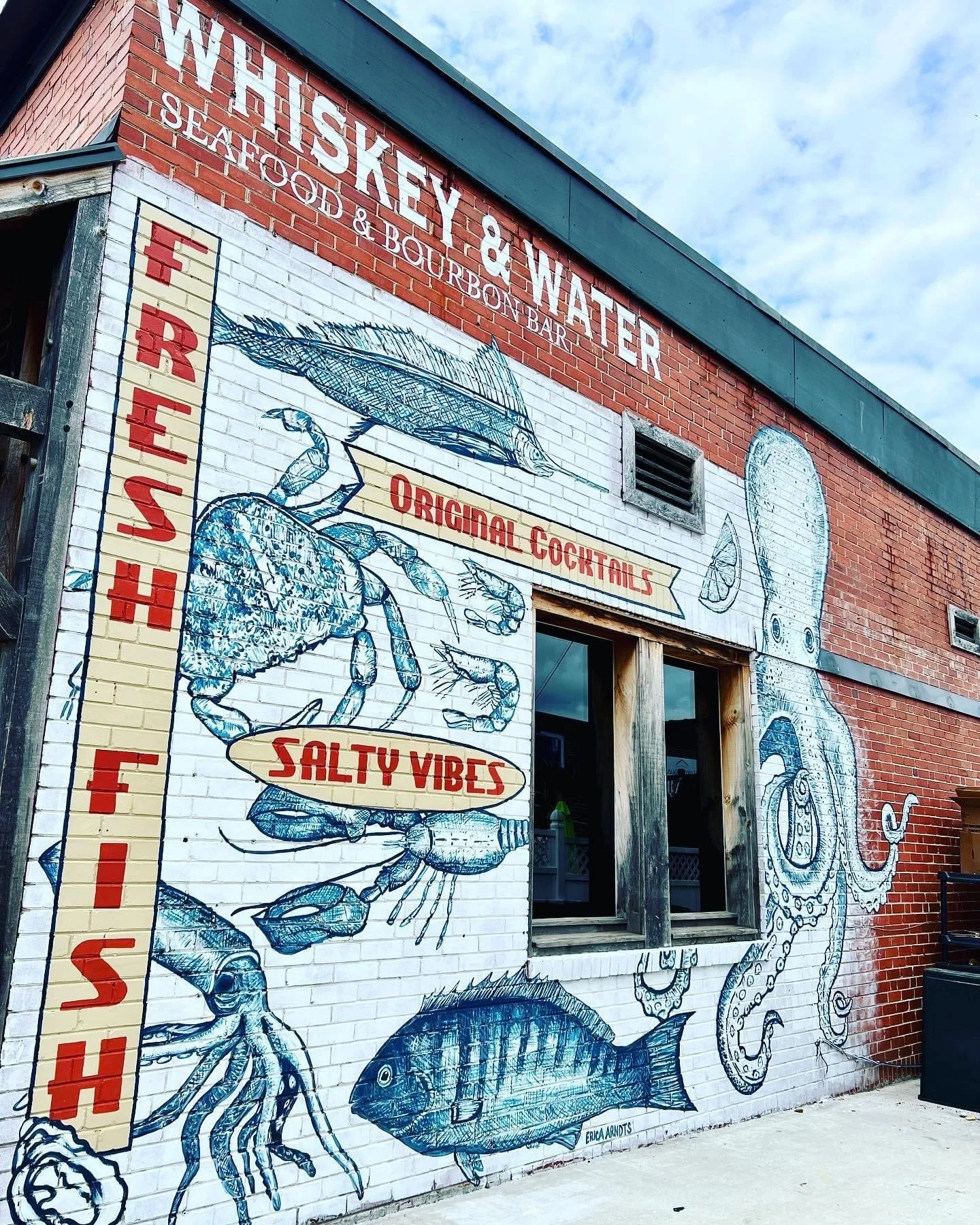 Whiskey & Water - Seafood and Bourbon Bar in Blue Ridge, GA (4)