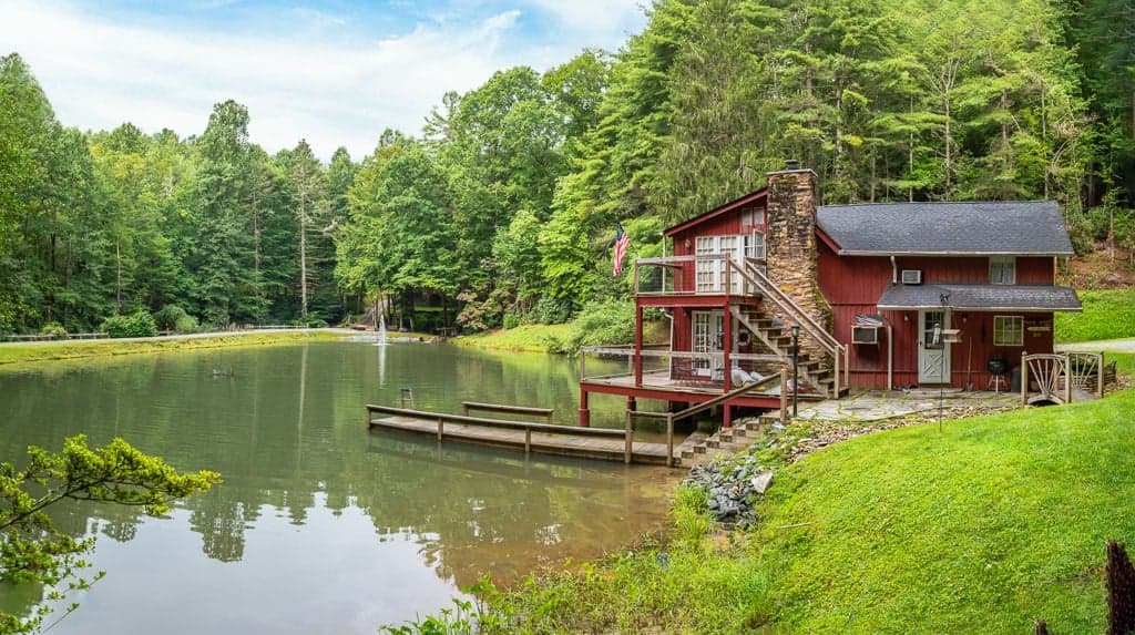 White Squirrel Realty & Rentals in Brevard, NC (5)