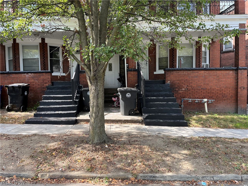 Brick House Realty in Bedford Heights, OH