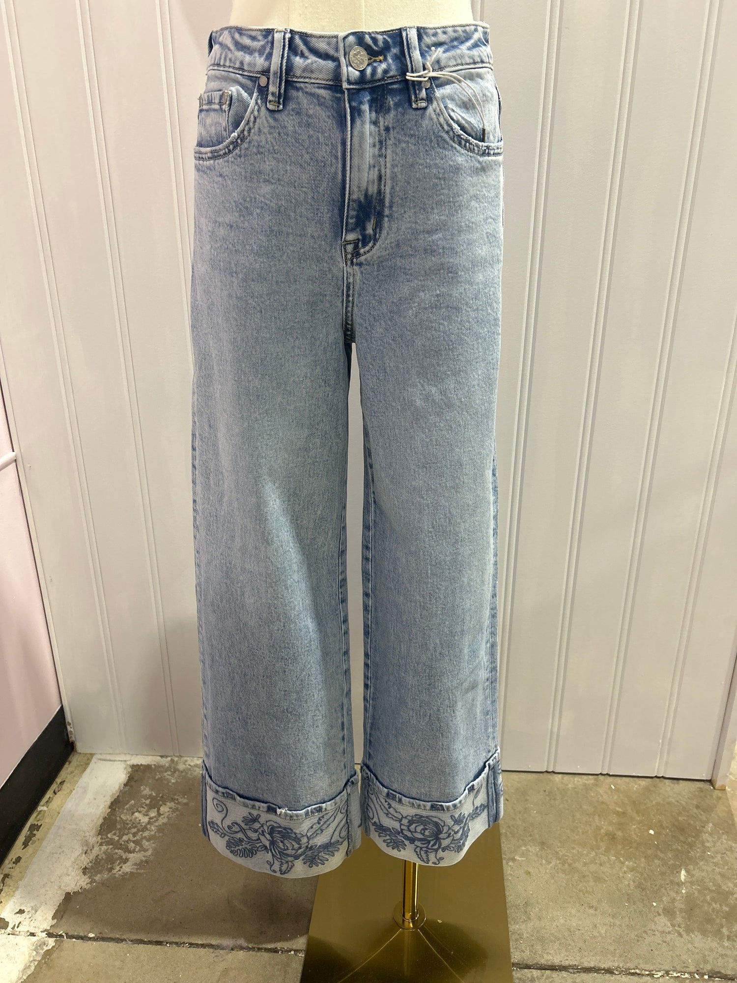Uptown Girls Boutique in Forty Fort, PA (4)