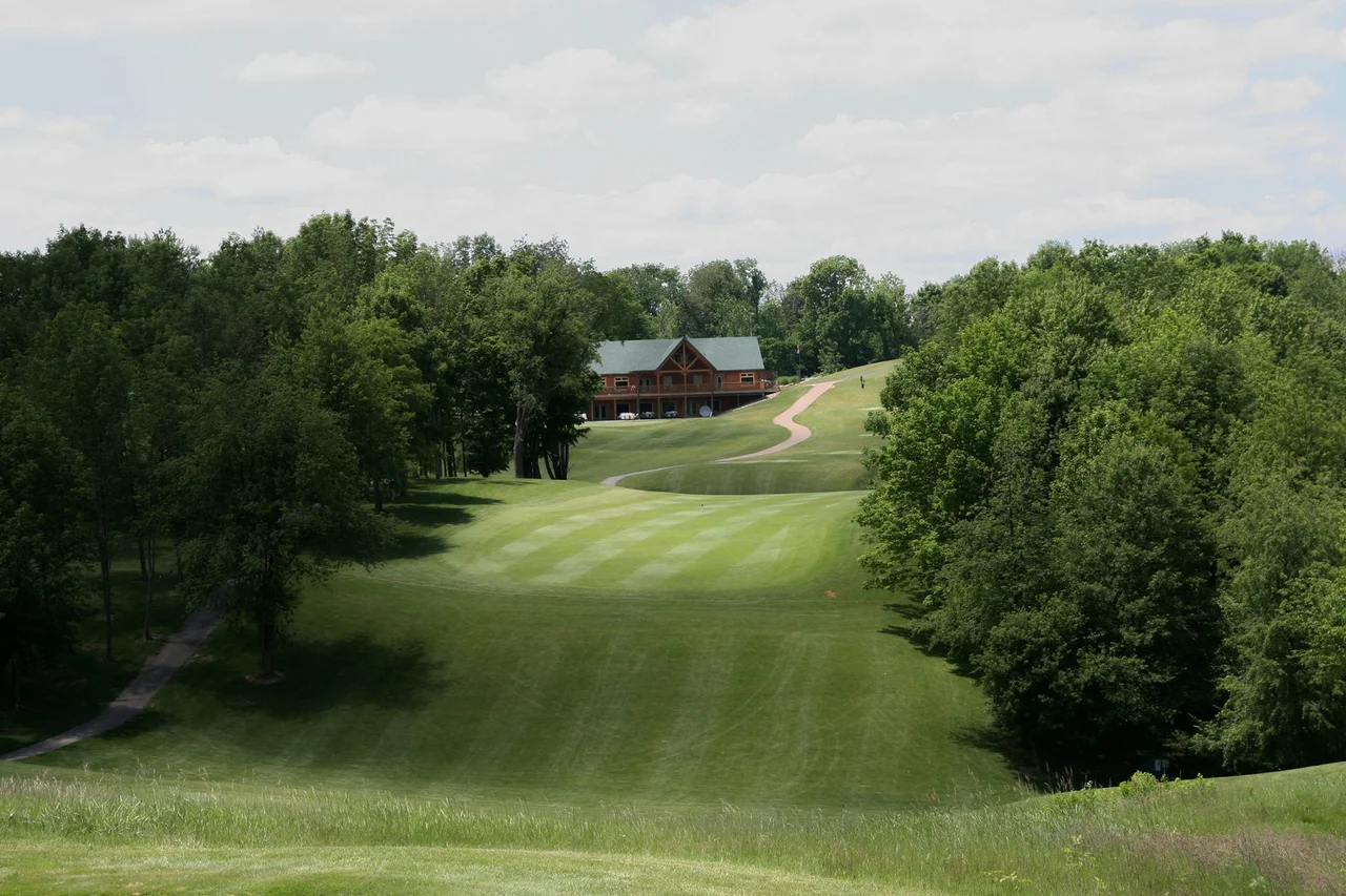 Deer Ridge Golf Club & Black Dog Tavern in Bellville, OH (3)