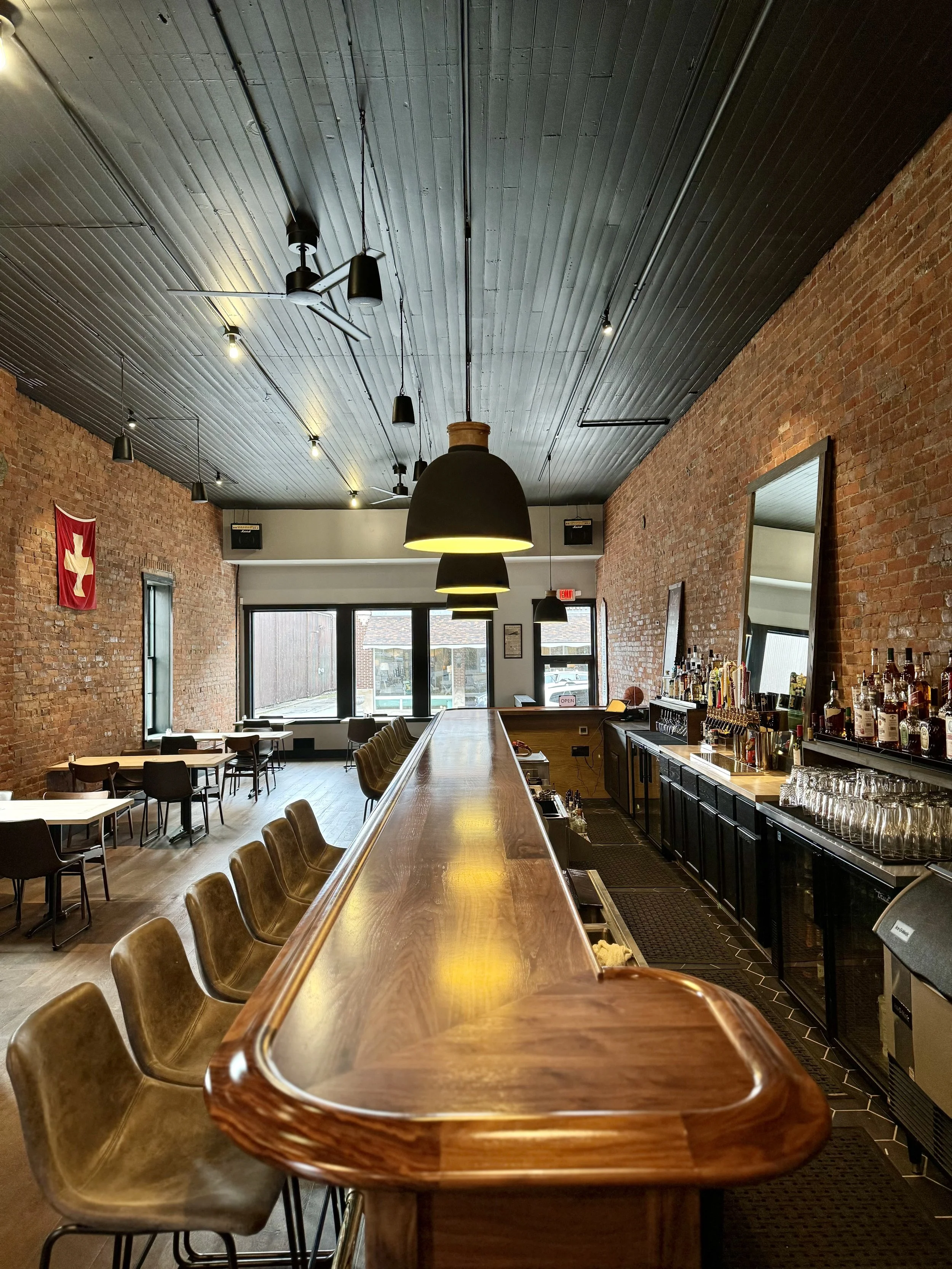 Fulton & Main Kitchen and Bar in Berne, IN