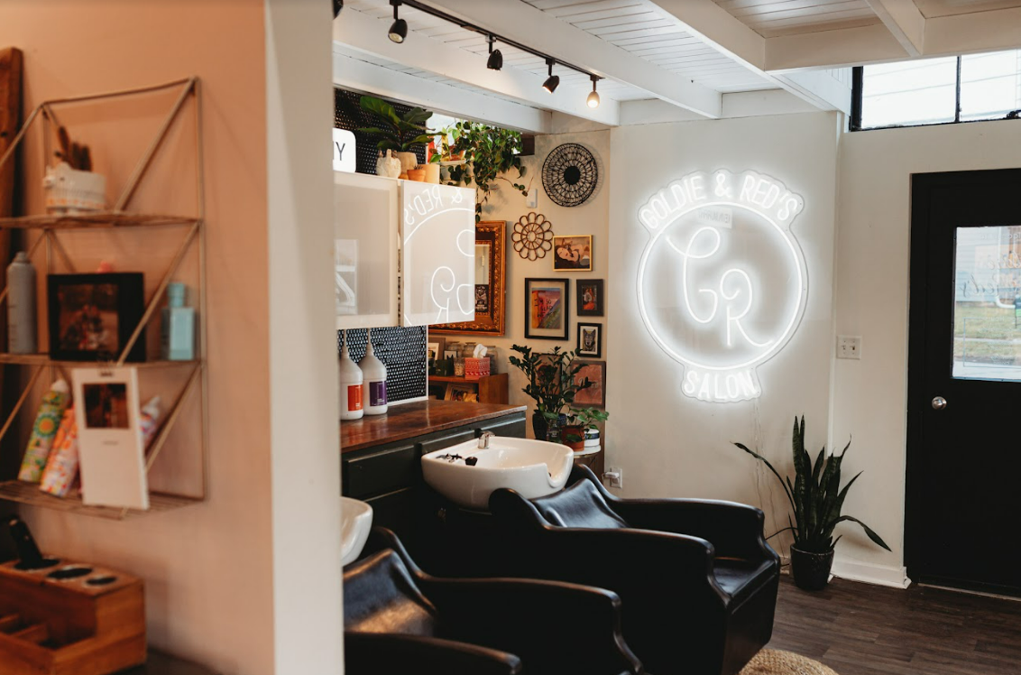 Goldie and Reds Salon in Defiance, OH (3)