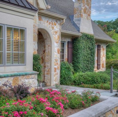 Katie Compian DeHaven, Realtor - RE/MAX 20/20 in Iola, TX (2)