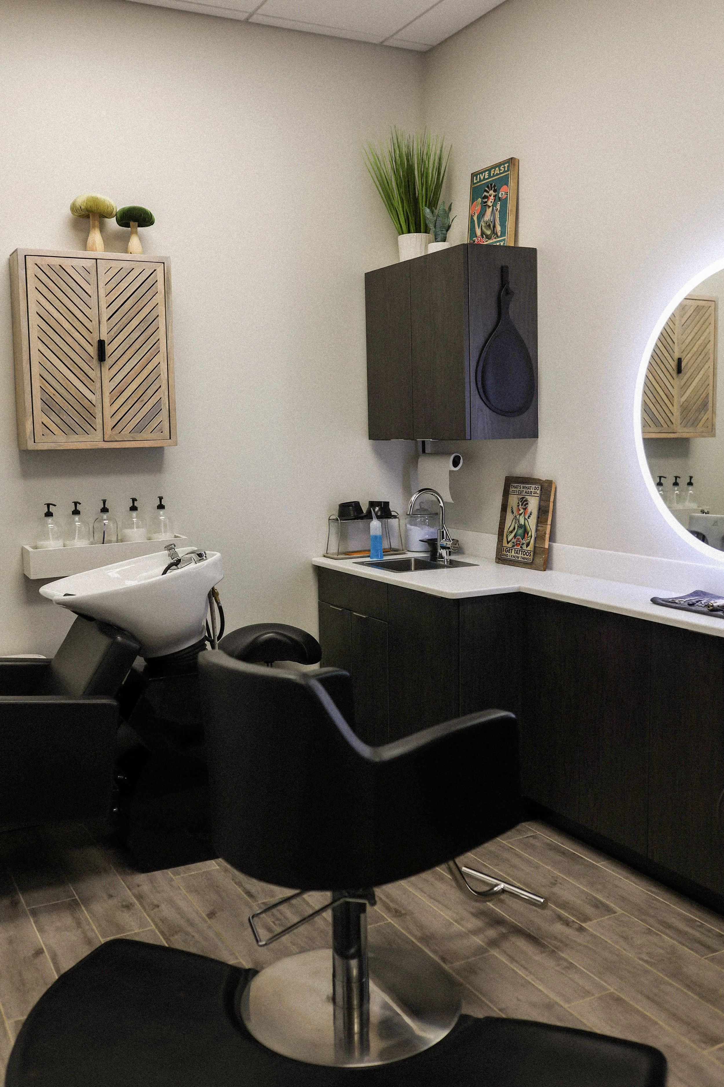 Vibe Salon Suites in Woodhaven, MI