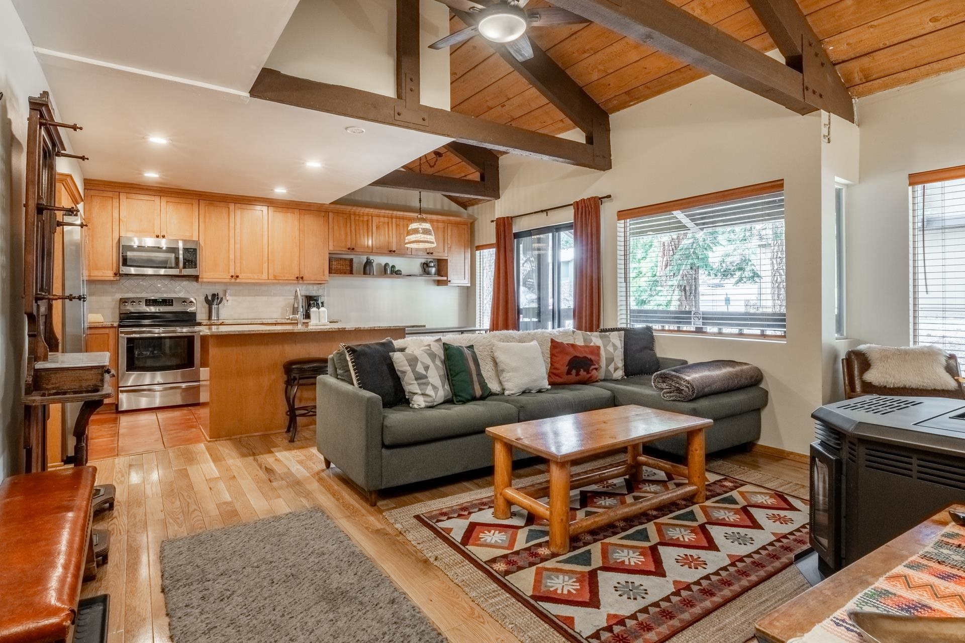 Mammoth Lakes Real Estate with Joseph Bogorad in Mammoth Lakes, CA (5)