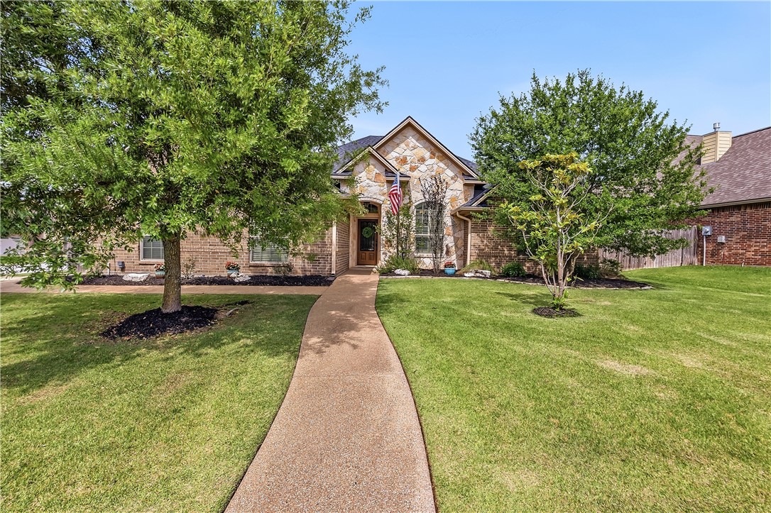 Monica Van Nest, Realtor/Broker Associate in College Station, TX (3)