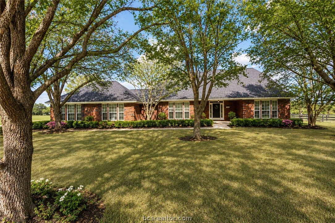 Monica Van Nest, Realtor/Broker Associate in College Station, TX (4)