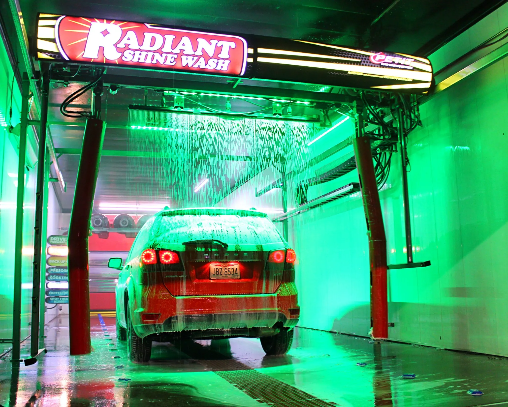 Radiant Shine Wash in Uhrichsville, OH (5)