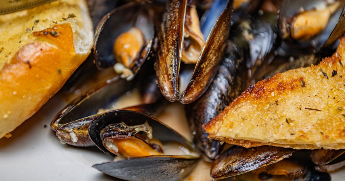 Maine Street Coastal Cuisine in Cartersville, GA