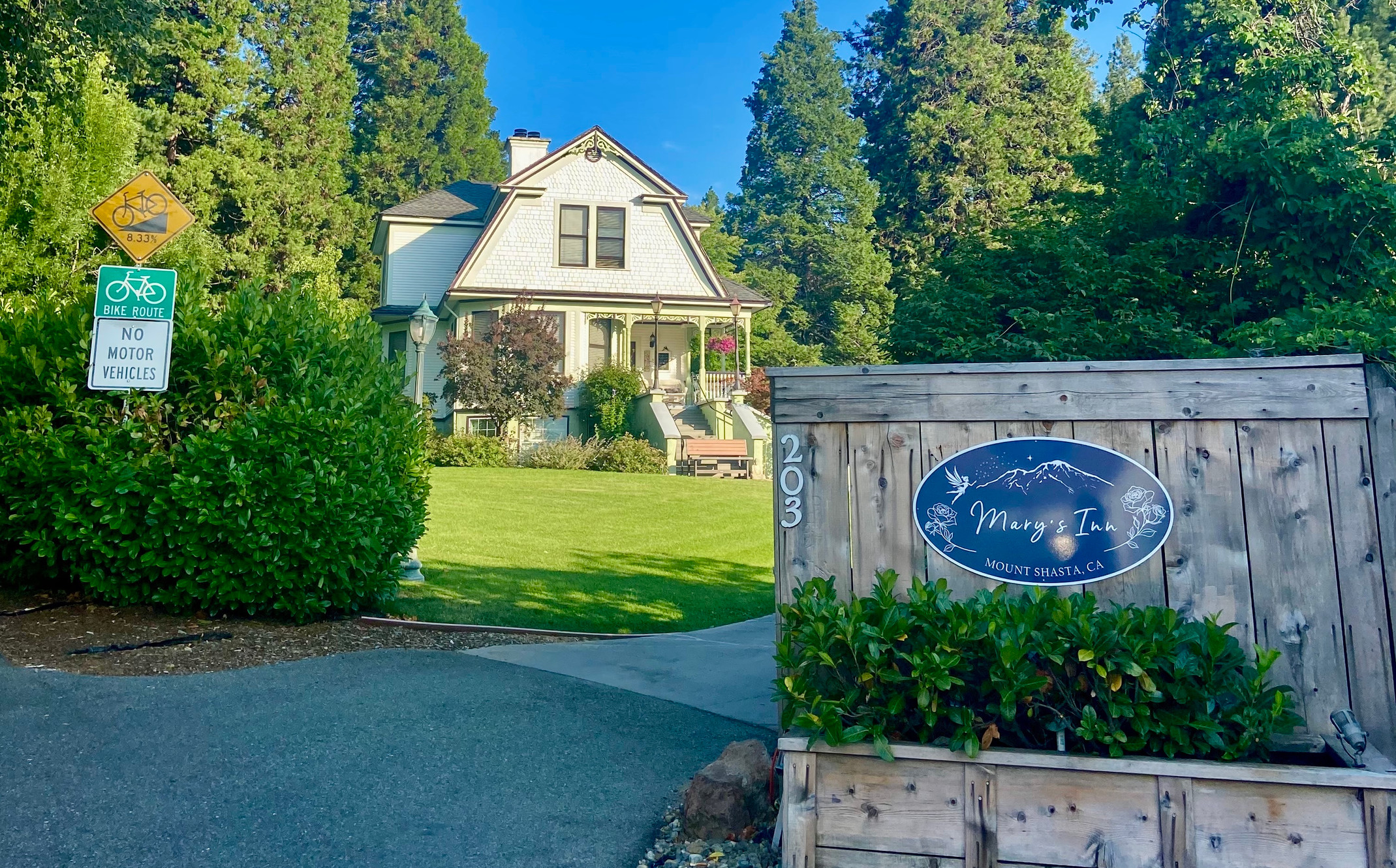 Mary’s Inn & Mount Shasta Retreat in Mt Shasta, CA