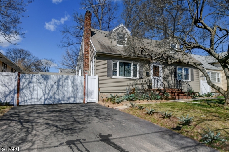 Carla Ferreira Realtor in Newark, NJ (2)