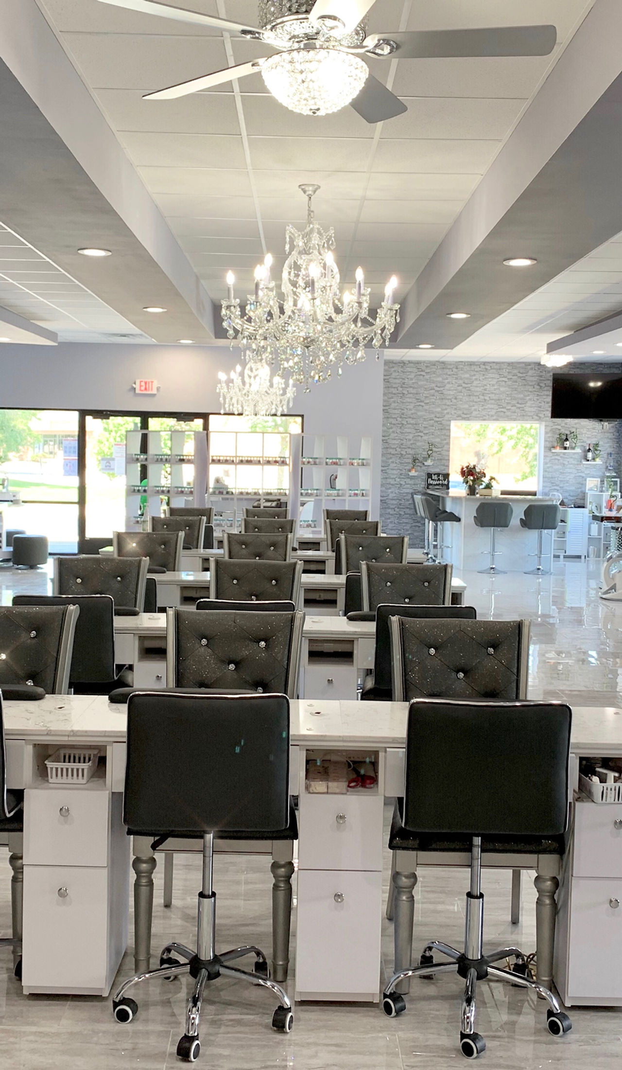 Divana Nails & Spa in Twinsburg, OH