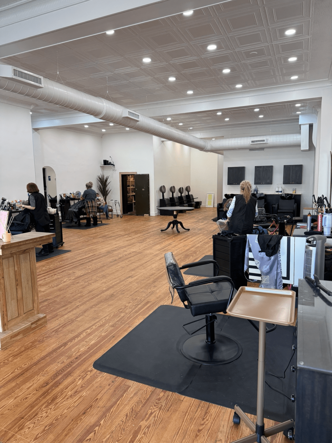 Salon On The Square in Belton, SC (2)