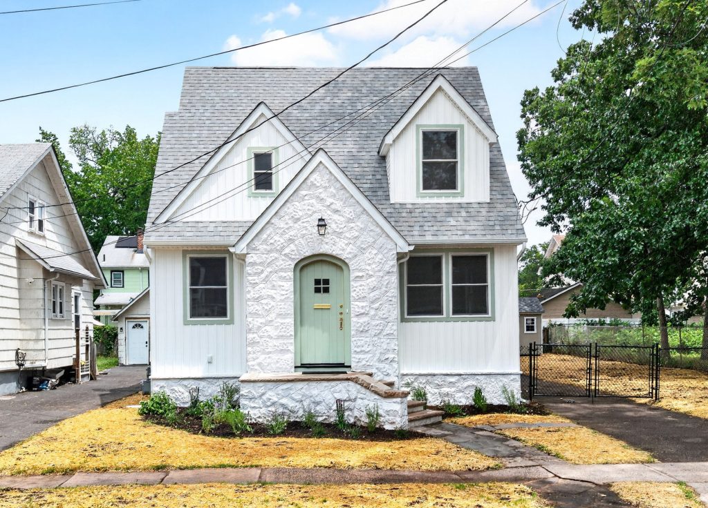 Brooke Filosa, NJ Property Experts, Real Estate Agent with Coldwell Banker in Westfield, New Jersey in Westfield, NJ