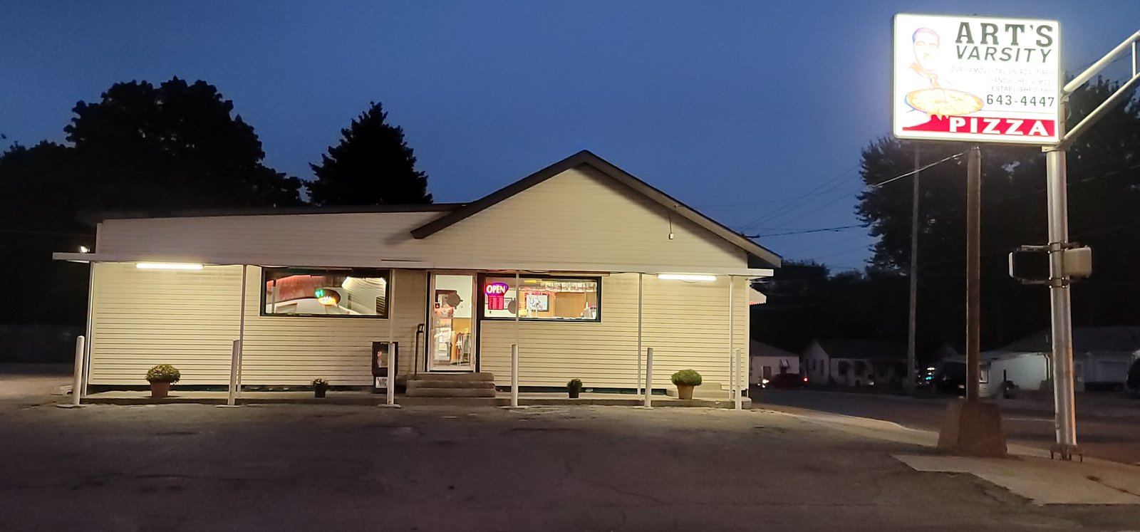 Art's Varsity Pizza in Anderson, IN (2)