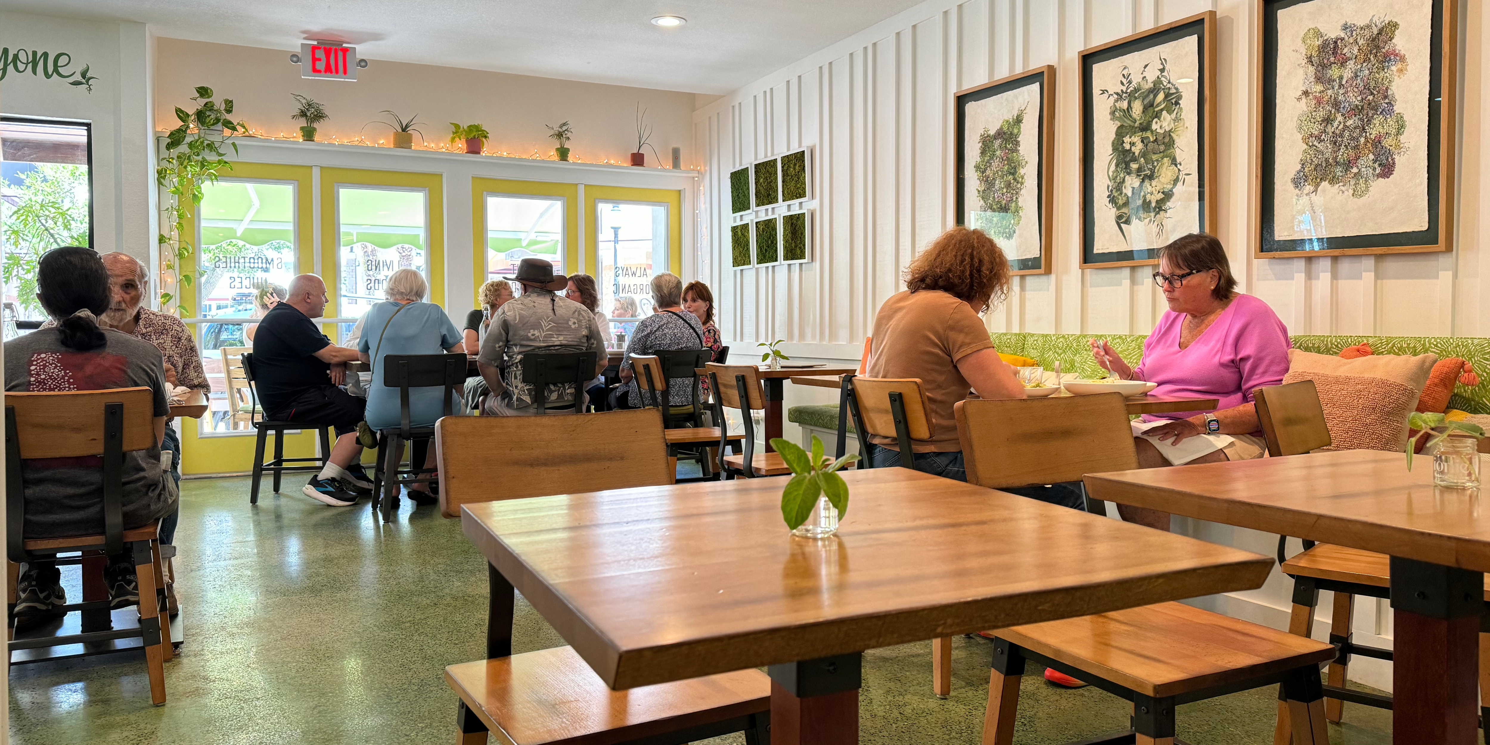ionie Living Food & Tonics in Sarasota, FL