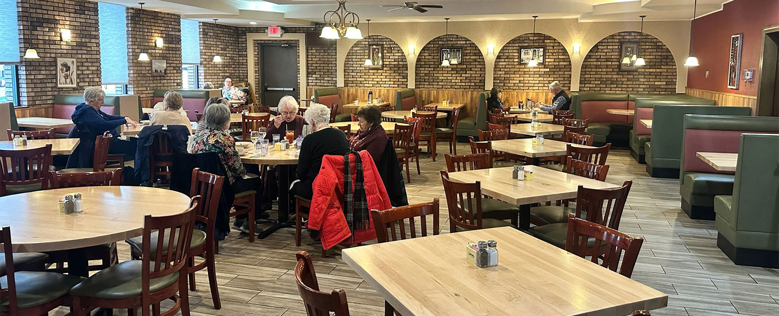 Dino’s Restaurant and Lounge in Portage, WI (3)