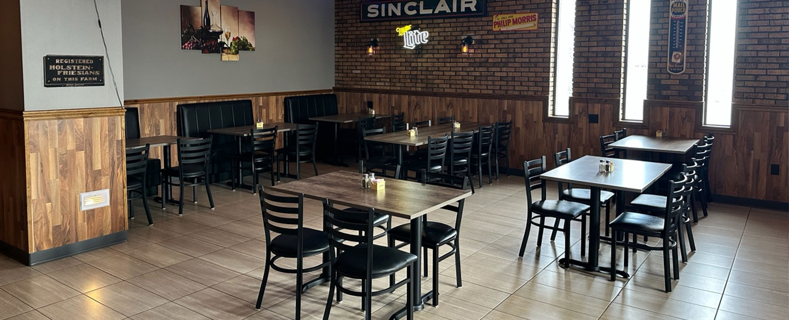 Dino’s Restaurant and Lounge in Portage, WI (4)
