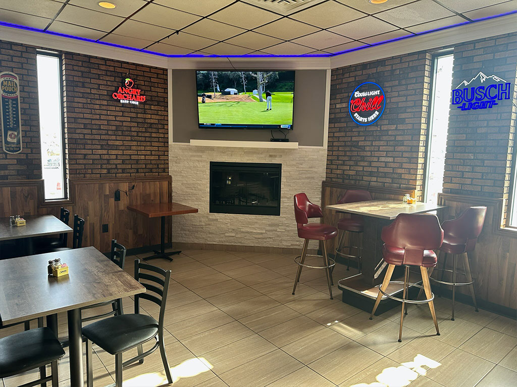 Dino’s Restaurant and Lounge in Portage, WI (5)