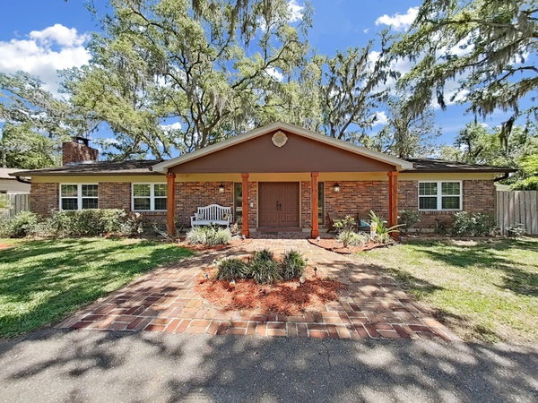 Ginger Bozied, REALTOR, GRI at CENTURY 21 Integra Realty in Oldsmar, FL