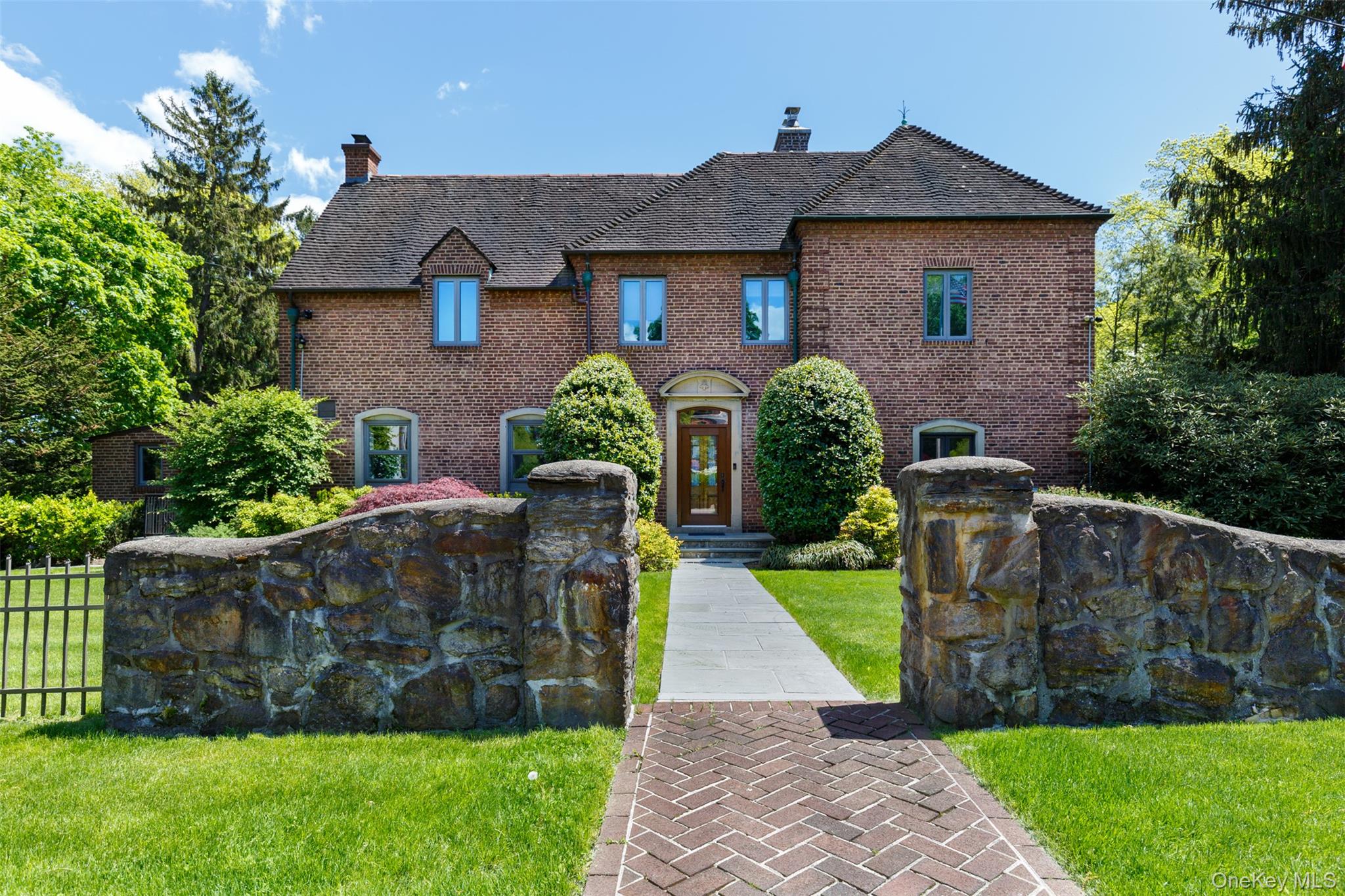 April H. Monaco, Houlihan Lawrence, Realtor in Pelham, NY (4)