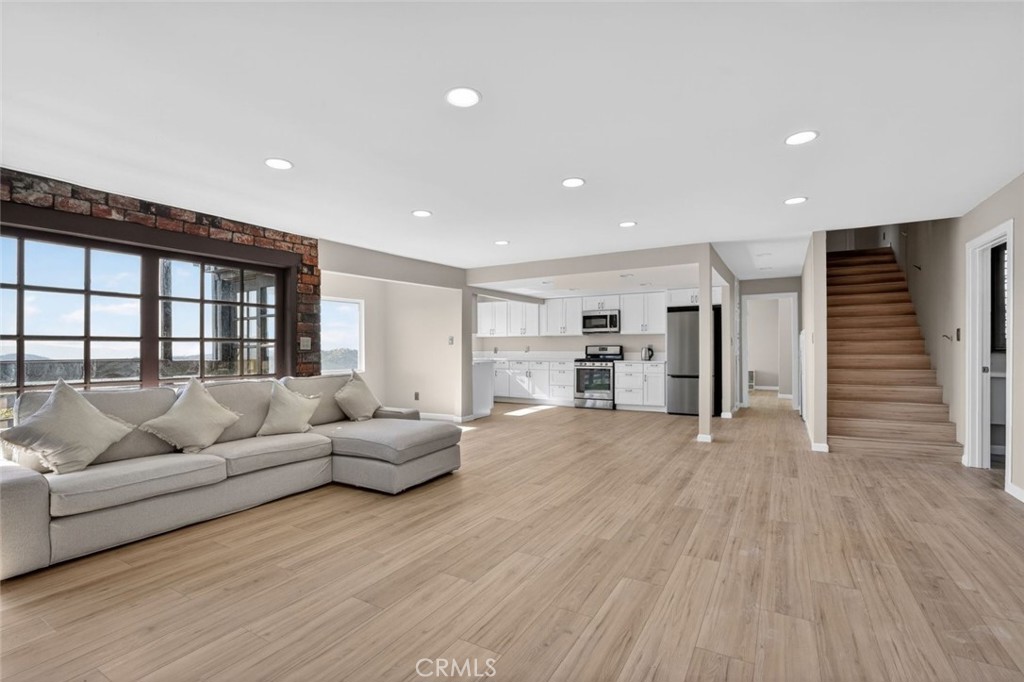 Stella Aklian, Realtor in Burbank, CA (4)