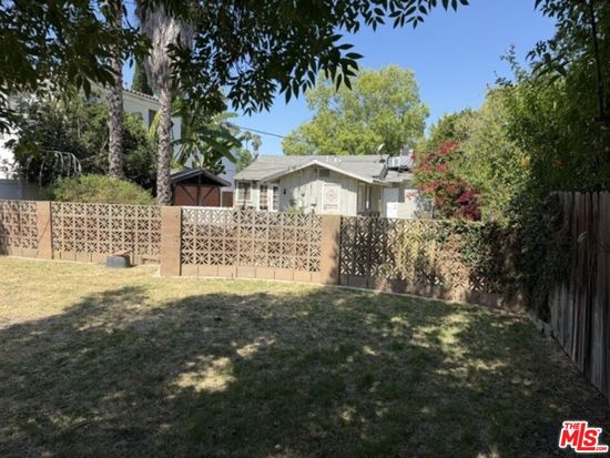 Elle Jones Real Estate in Sherman Oaks, CA (2)