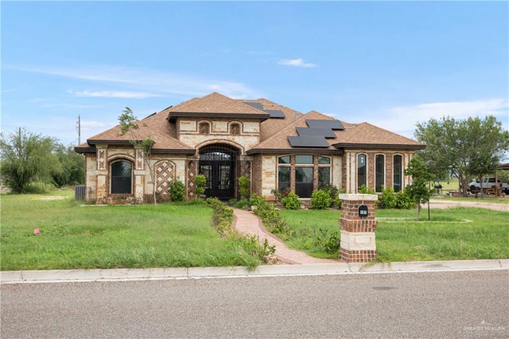 Cynthia Lugo, Real Estate Agent in Mcallen, TX (4)
