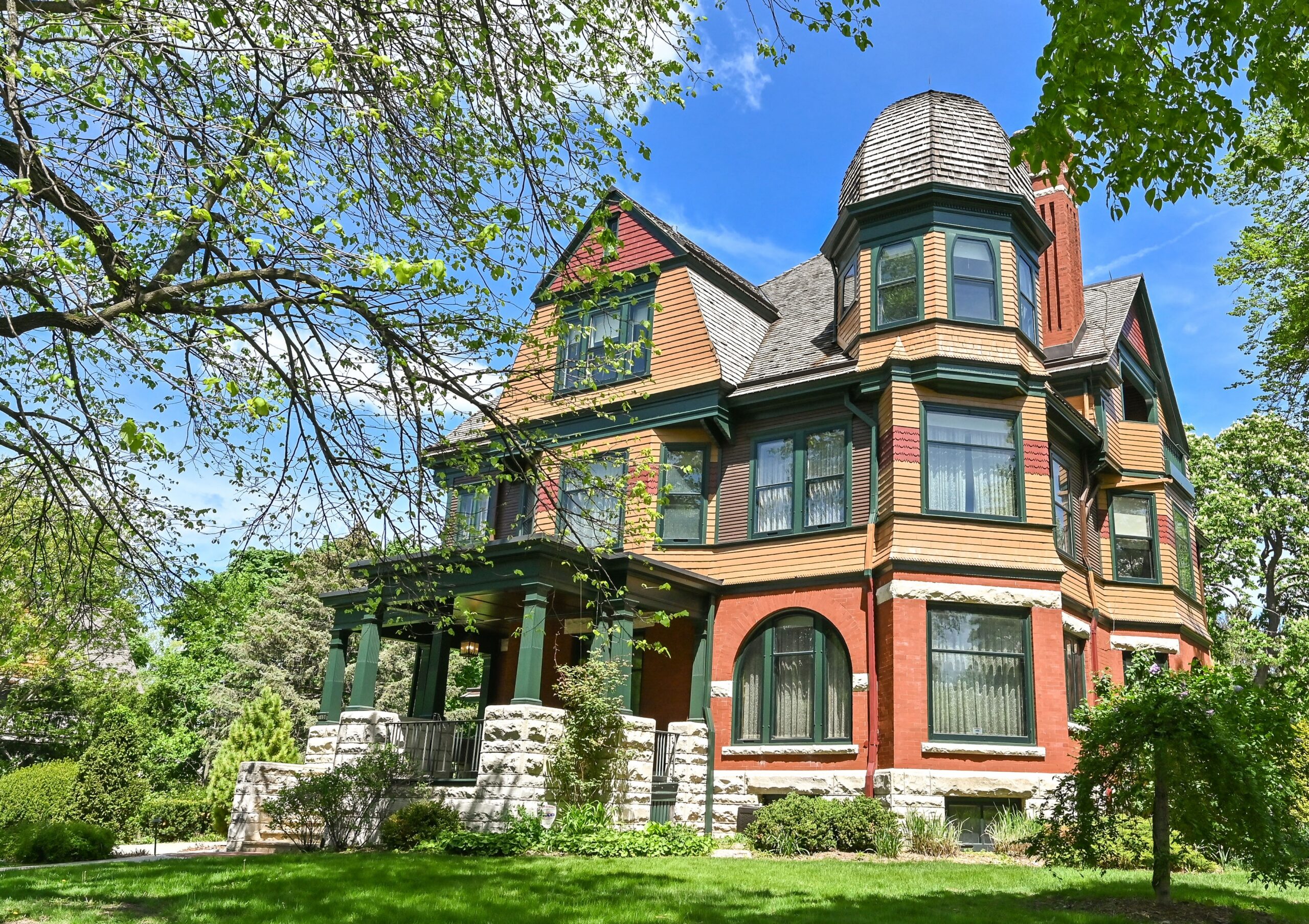 Firefly Real Estate in Wauwatosa, WI (2)