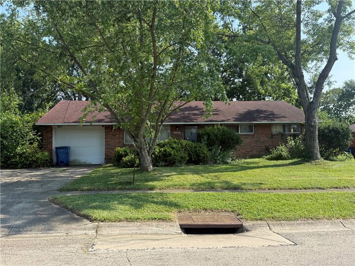 Lisa Nishwitz, Realtor, Coldwell Banker Heritage in Vandalia, OH